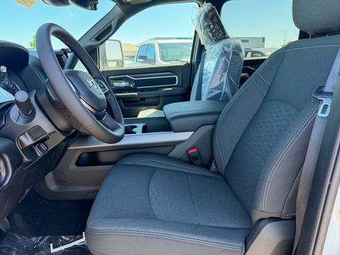 New 2026 RAM 2500 Big Horn AWD/4WD image 15