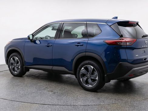 Used 2025 Nissan Rogue SV AWD/4WD image 6