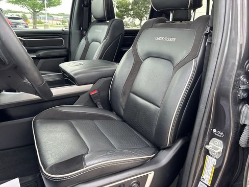 Used 2024 RAM 1500 Laramie AWD/4WD image 36