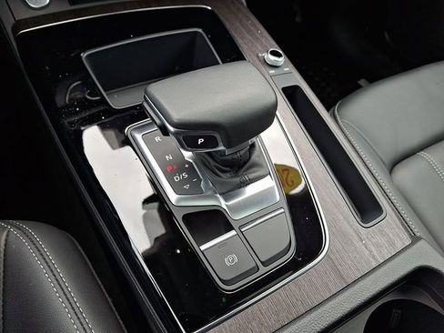 Certified 2023 Audi Q5 2.0T Premium w/ Convenience Package image 15