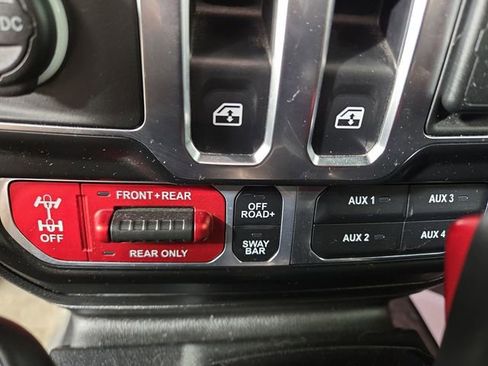 Used 2023 Jeep Wrangler Rubicon w/ LED Lighting Group AWD/4WD image 26