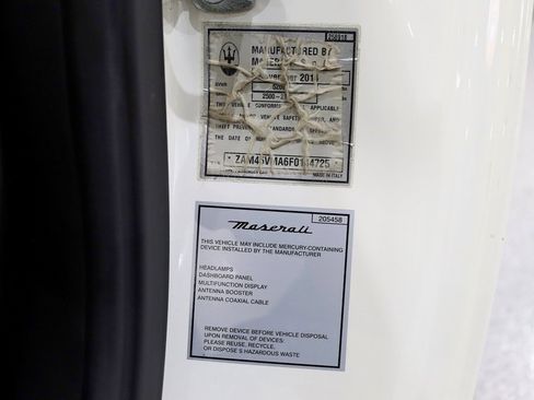 Used 2015 Maserati GranTurismo MC image 39