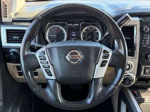 Used 2017 Nissan Titan SV image 14