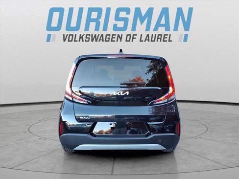 Used 2023 Kia Soul LX image 3