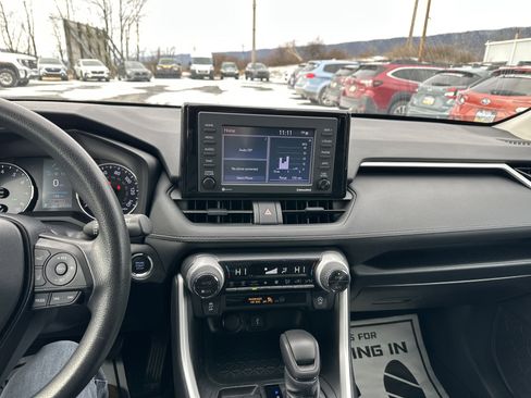 Used 2021 Toyota RAV4 XLE image 24