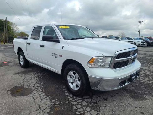 Used 2023 RAM 1500 Classic SLT w/ Protection Group AWD/4WD image 4