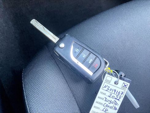 Used 2022 Toyota Corolla LE FWD image 14