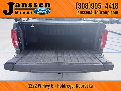 Used 2021 GMC Sierra 1500 AT4 w/ AT4 Value Package AWD/4WD image 11