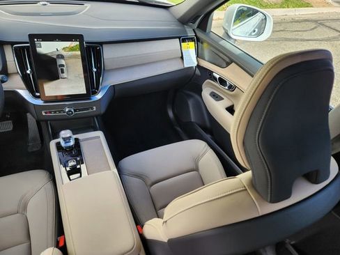 New 2026 Volvo XC90 B6 Plus w/ Protection Package Premier image 12