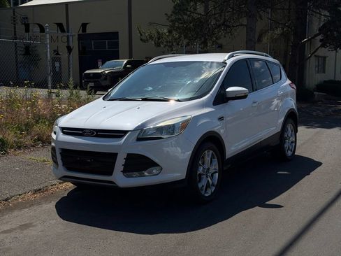 Used 2016 Ford Escape Titanium FWD image 1