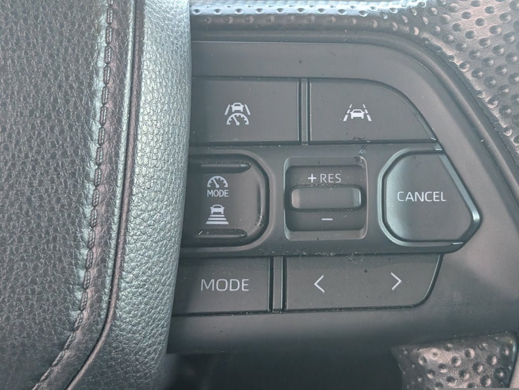 Certified 2025 Toyota Tacoma SR5 AWD/4WD image 17