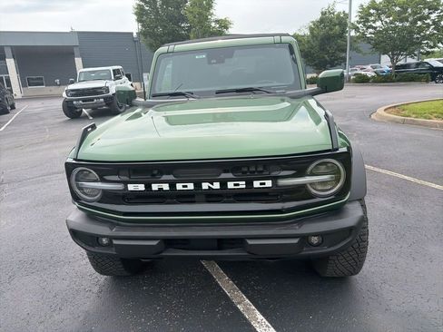 Used 2023 Ford Bronco Outer Banks w/ Sasquatch Package AWD/4WD image 2