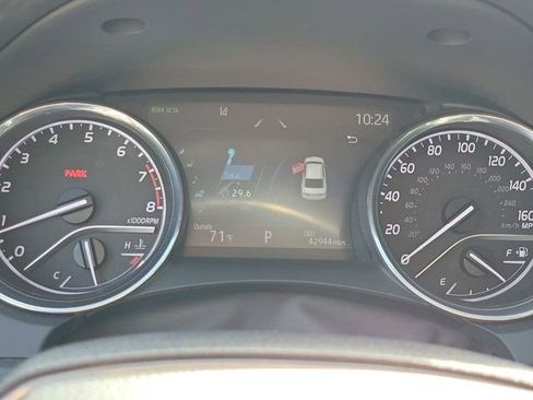 Used 2020 Toyota Camry XLE image 34