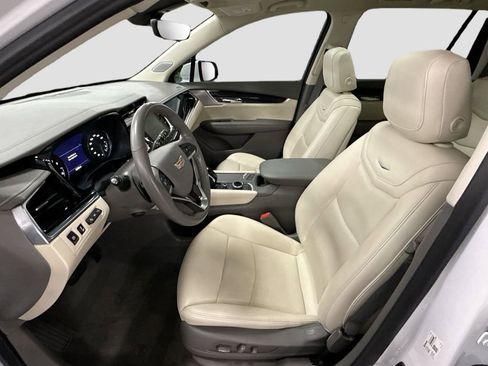 Used 2023 Cadillac XT6 Premium Luxury w/ Technology Package image 18