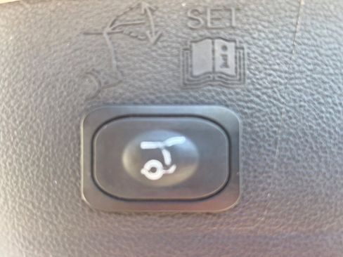 Used 2018 Ford Escape SEL image 19