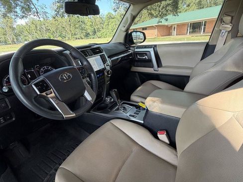Used 2024 Toyota 4Runner Limited AWD/4WD image 10