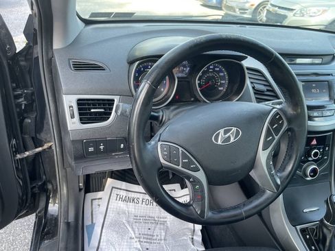 Used 2015 Hyundai Elantra SE w/ Option Group 03 FWD image 14