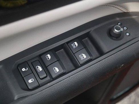 Used 2025 Jeep Compass Limited AWD/4WD image 11