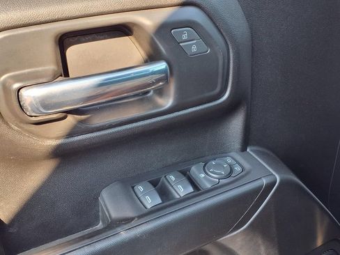 Used 2022 Chevrolet Silverado 1500 Custom w/ Safety Confidence Package RWD image 19