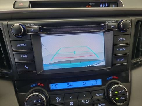 Used 2018 Toyota RAV4 XLE FWD image 23