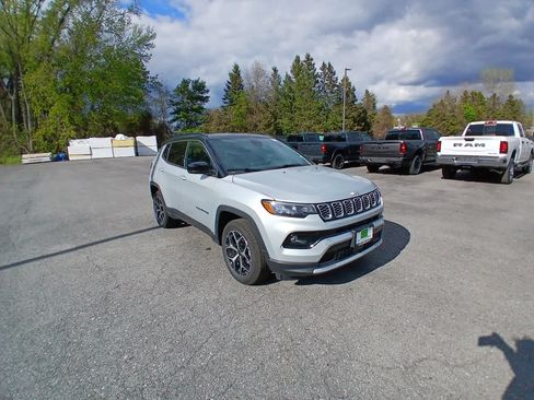 New 2026 Jeep Compass Limited AWD/4WD image 3
