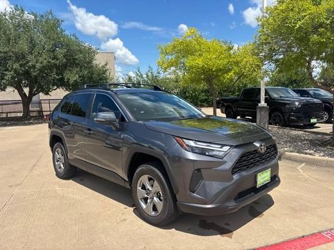 Used 2025 Toyota RAV4 XLE FWD image 3