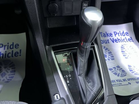 Used 2015 Toyota Corolla LE FWD image 24