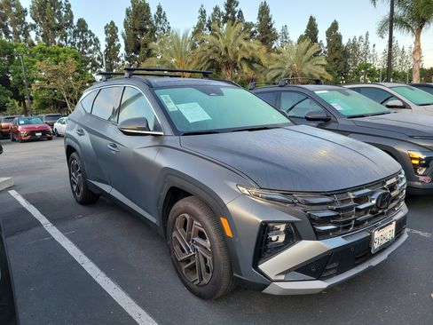 Used 2025 Hyundai Tucson Limited FWD image 3