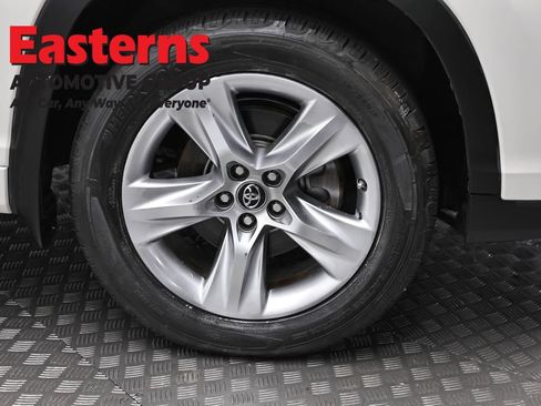 Used 2017 Toyota Highlander Limited Platinum AWD/4WD image 36