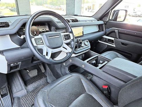 Used 2023 Land Rover Defender 90 SE AWD/4WD image 30