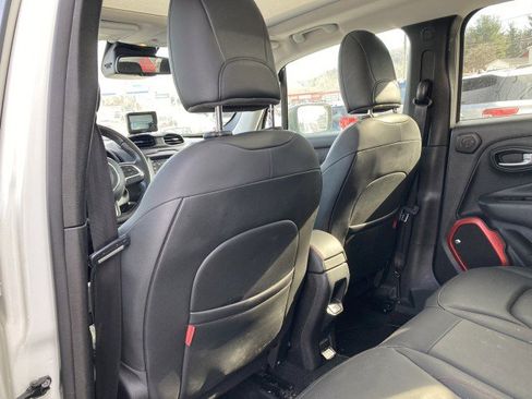 Used 2019 Jeep Renegade Trailhawk image 10