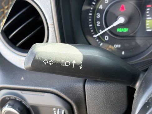 Used 2024 Jeep Wrangler Unlimited AWD/4WD image 15