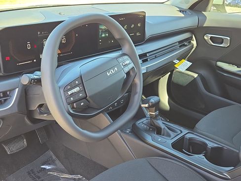 New 2026 Kia K4 LXS image 17
