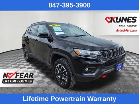 Used 2024 Jeep Compass Trailhawk AWD/4WD image 1