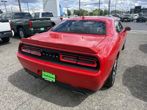 Used 2016 Dodge Challenger SXT Plus RWD image 6