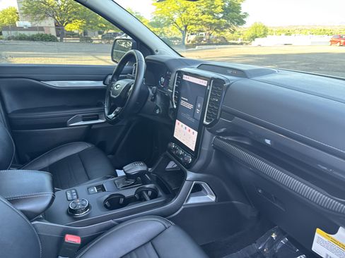 Used 2024 Ford Ranger Lariat w/ FX4 Off-Road Package AWD/4WD image 19