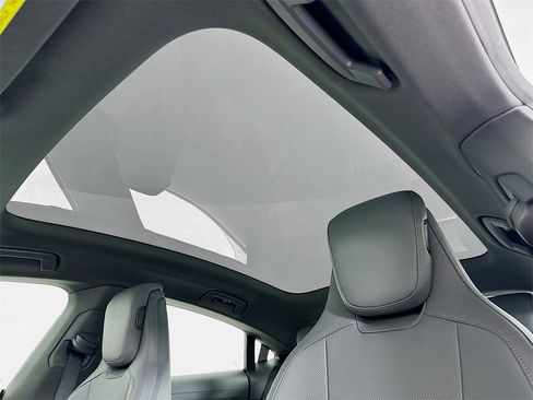 Used 2023 Porsche Taycan 4S image 23