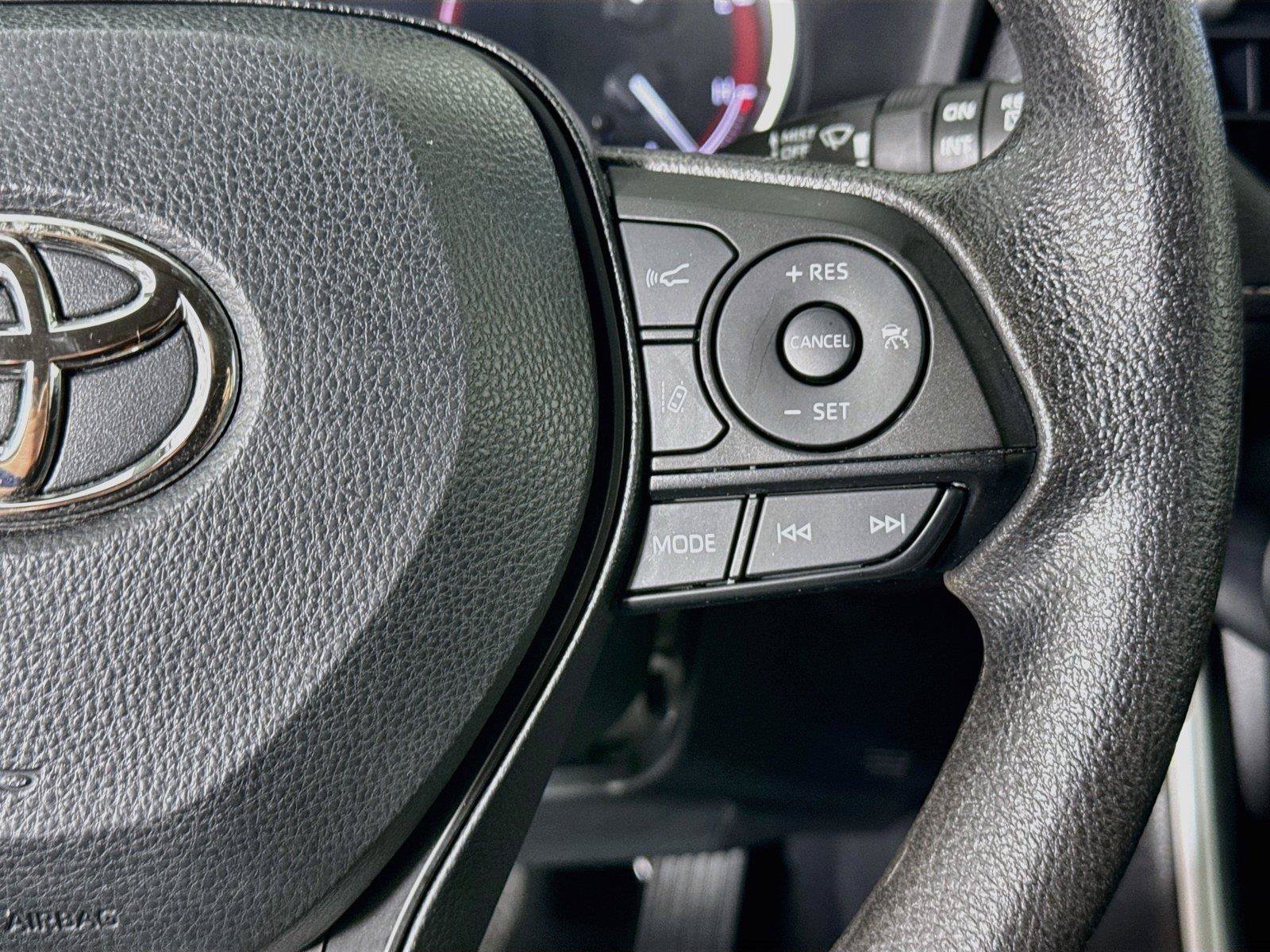 Certified 2025 Toyota RAV4 XLE AWD/4WD image 17
