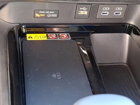 Used 2026 Toyota Camry XLE w/ Premium Package image 24