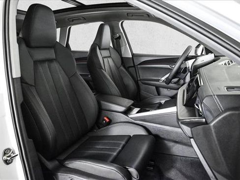 New 2025 Audi Q5 Premium Plus image 22