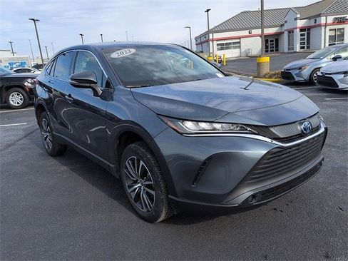 Certified 2022 Toyota Venza LE image 1