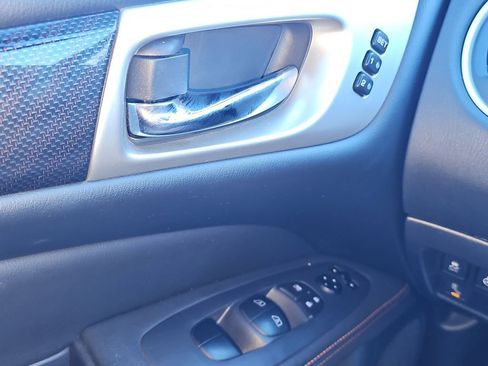 Used 2019 Nissan Pathfinder SL w/ Rock Creek Edition image 27