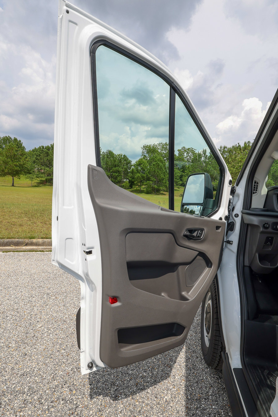New 2026 Ford Transit 250 148 Medium Roof RWD image 9