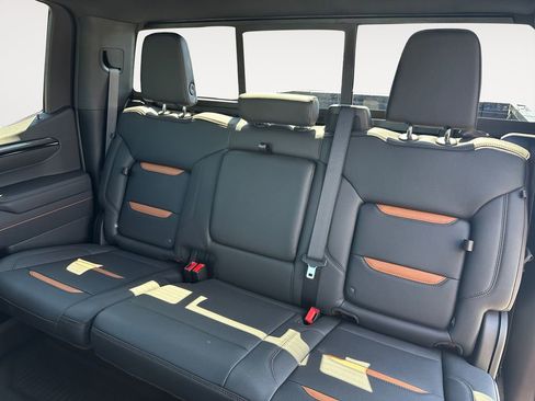 New 2026 GMC Sierra 1500 AT4 w/ Technology Package AWD/4WD image 13