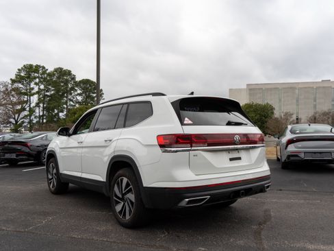 Used 2024 Volkswagen Atlas SE image 6