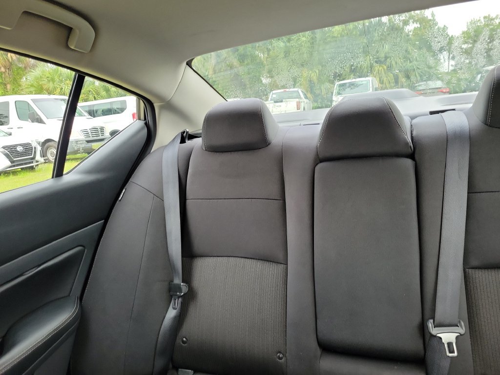 Used 2025 Nissan Altima 2.5 SV FWD image 13