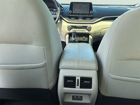 Used 2020 Nissan Altima 2.5 SV image 26