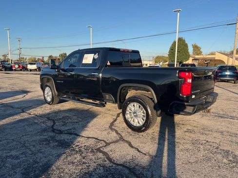 Used 2022 Chevrolet Silverado 2500 High Country image 3