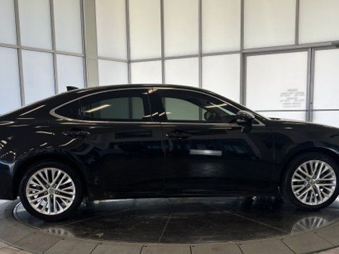 Used 2016 Lexus ES 350 w/ Luxury Package w/Wood Trim image 8