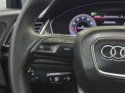 Certified 2025 Audi Q5 2.0T Premium Plus w/ Premium Plus Package image 17